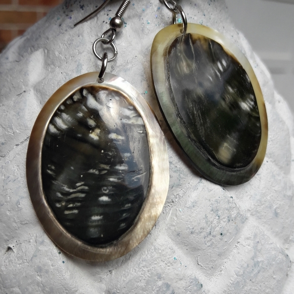 Round Drop Earrings Shell Mother of Pearl Jewelry - Picture 13 of 14